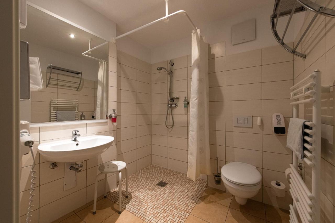 Pension-Café-Libelle Elxleben bei Arnstadt Esterno foto