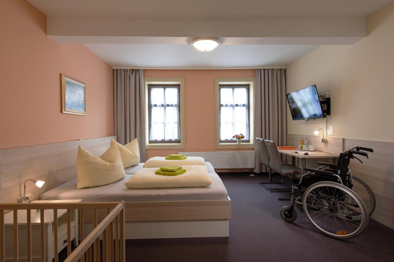 Pension-Café-Libelle Elxleben bei Arnstadt Esterno foto