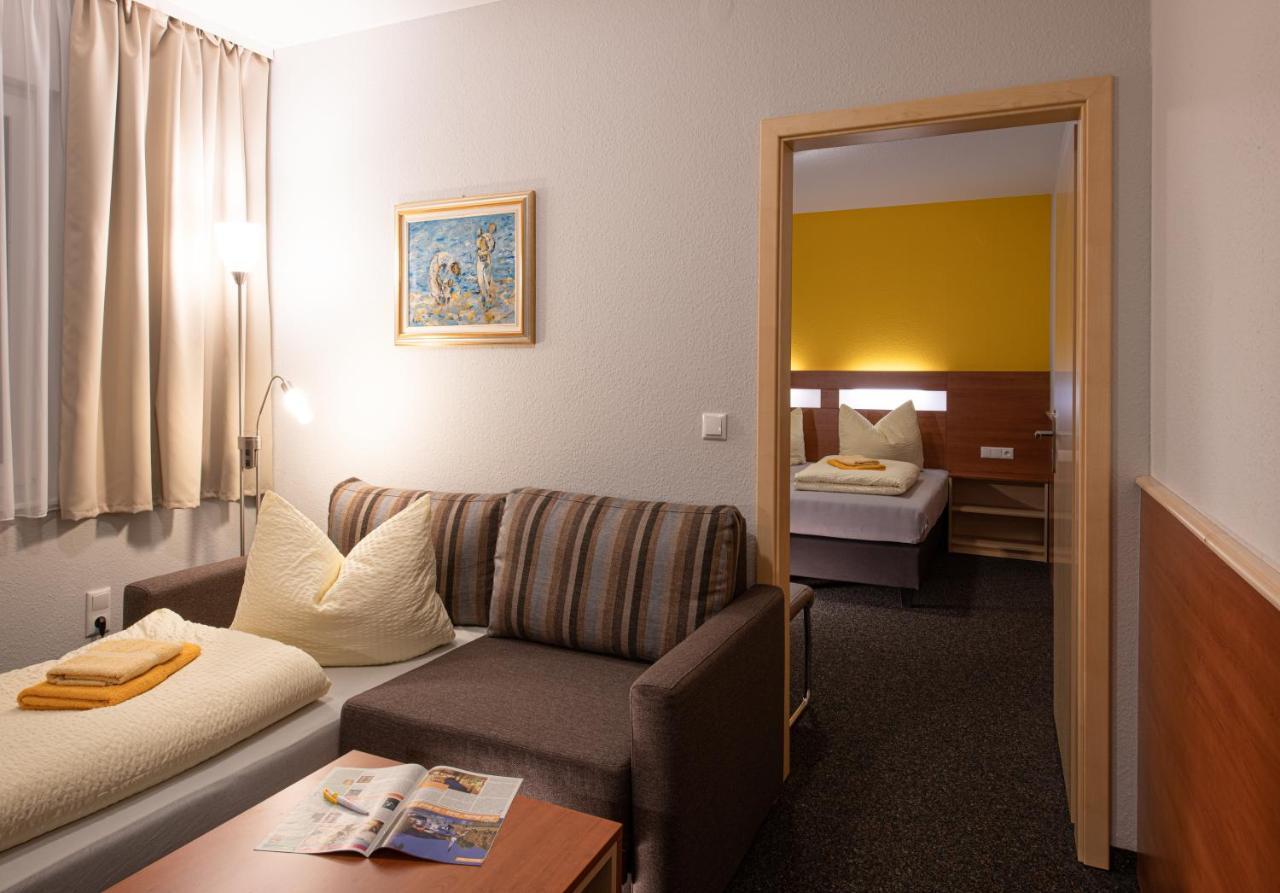 Pension-Café-Libelle Elxleben bei Arnstadt Esterno foto
